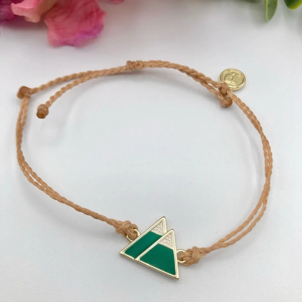 Pura Vida bracelet with mountains, ⛰️🌄⛰️